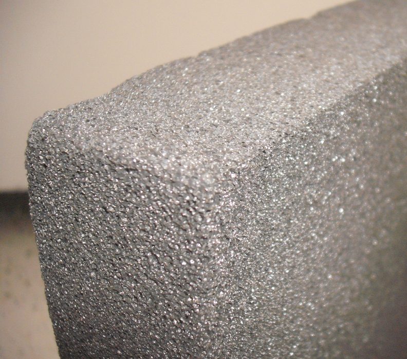 Szkło piankowe (źródło: FK1954 2010, http://de.wikipedia.org/w/index.php?title=Datei:Foamglas.JPG&filetimestamp=20100310091945)