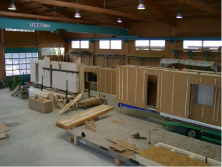Prefabricating and installing façade elements (source: Augsburger Holzhaus GmbH)